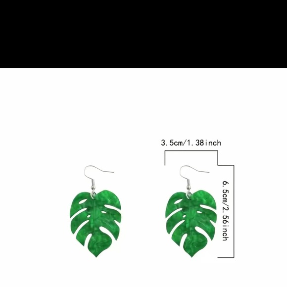 🌴 5/$25 Acrylic Large Green Palm Leaf Earrings - Picture 4 of 6